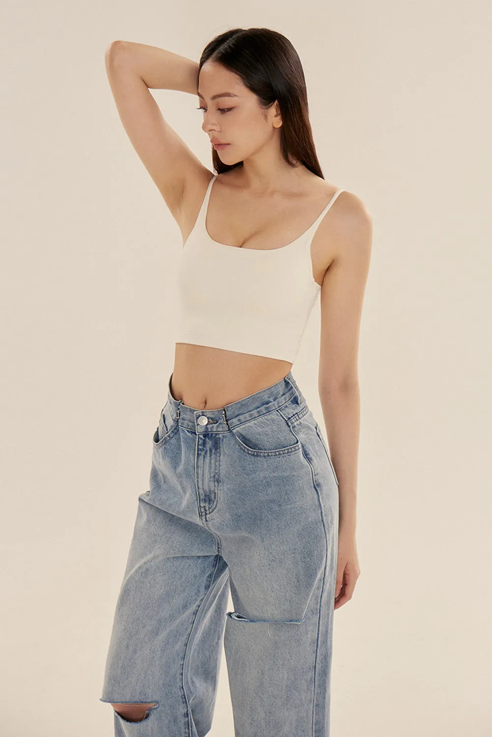 輕透細肩帶 BraTop<br>ESSENTIAL T-SHIRT BRA TOP