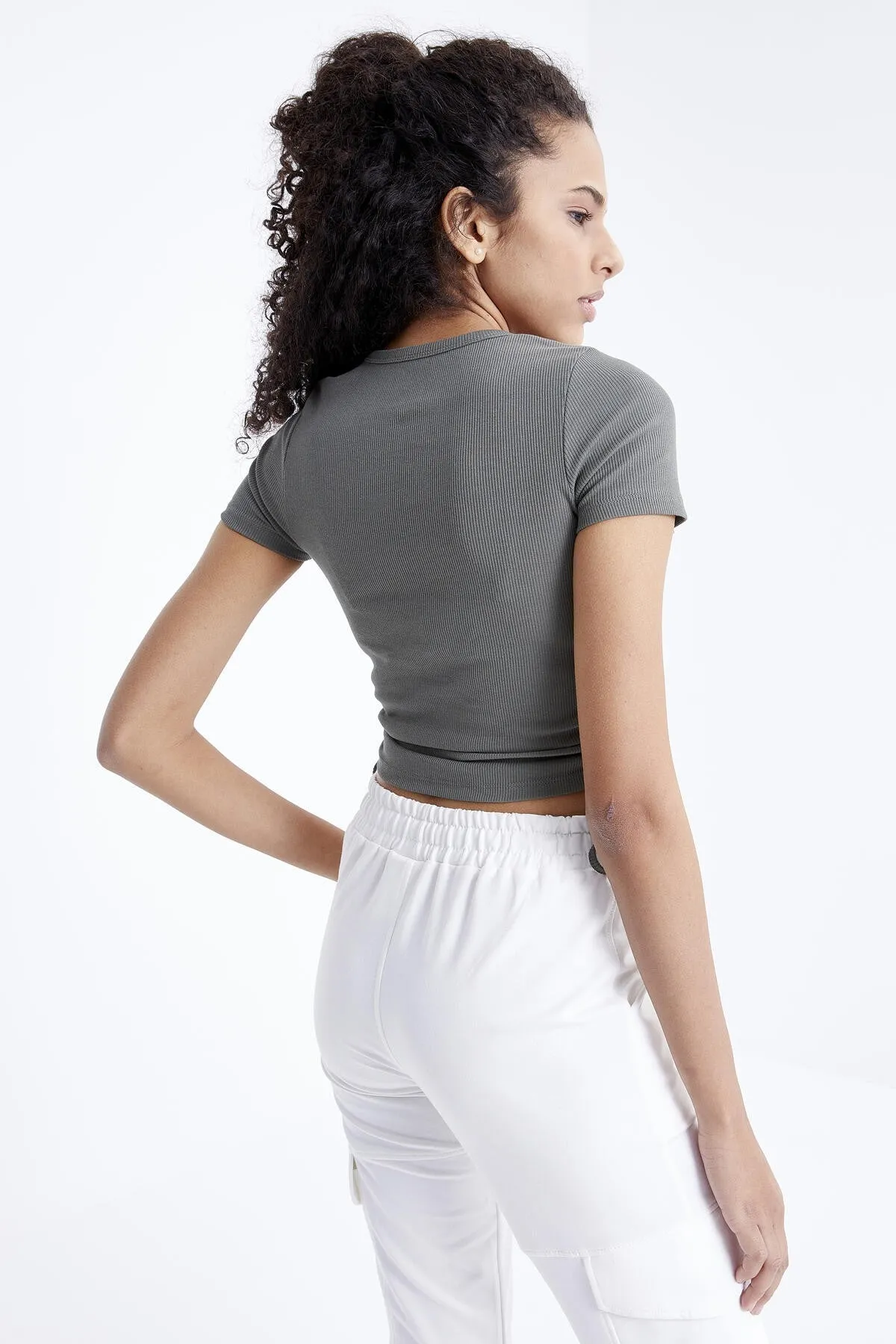 basic yani büzgülü o yaka kadin crop top t-shirt - 97203