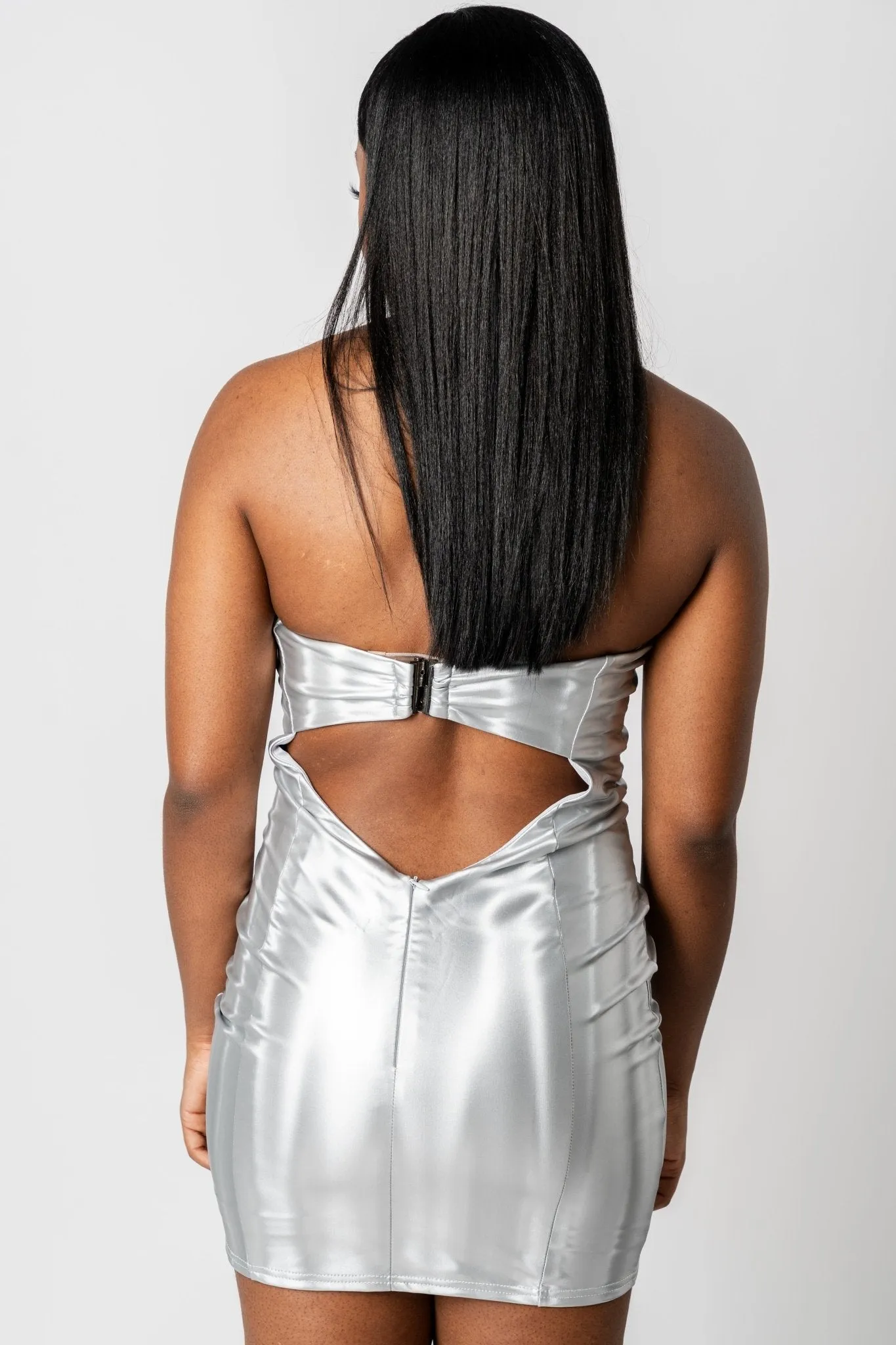 Metallic strapless mini dress silver