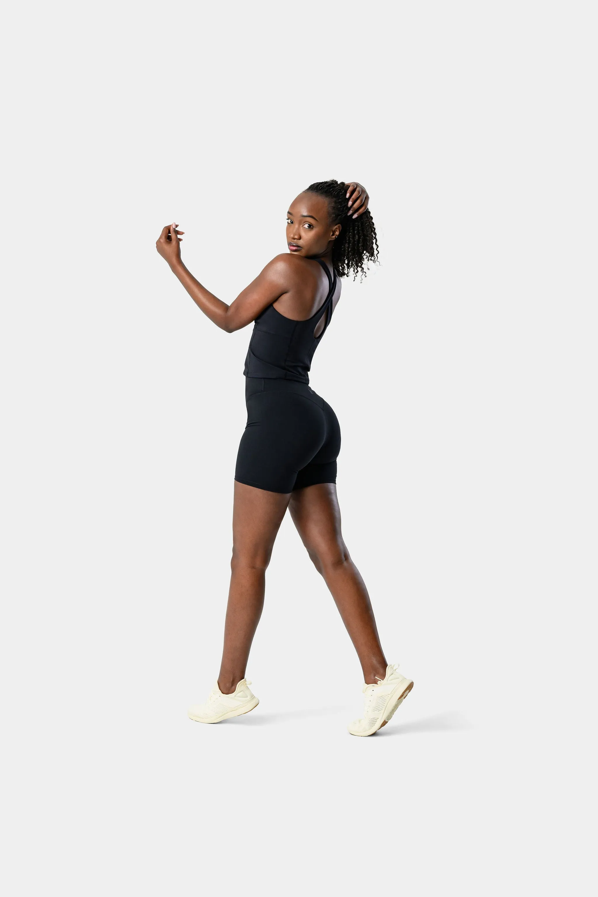 Serenity Shorts 6" - Black